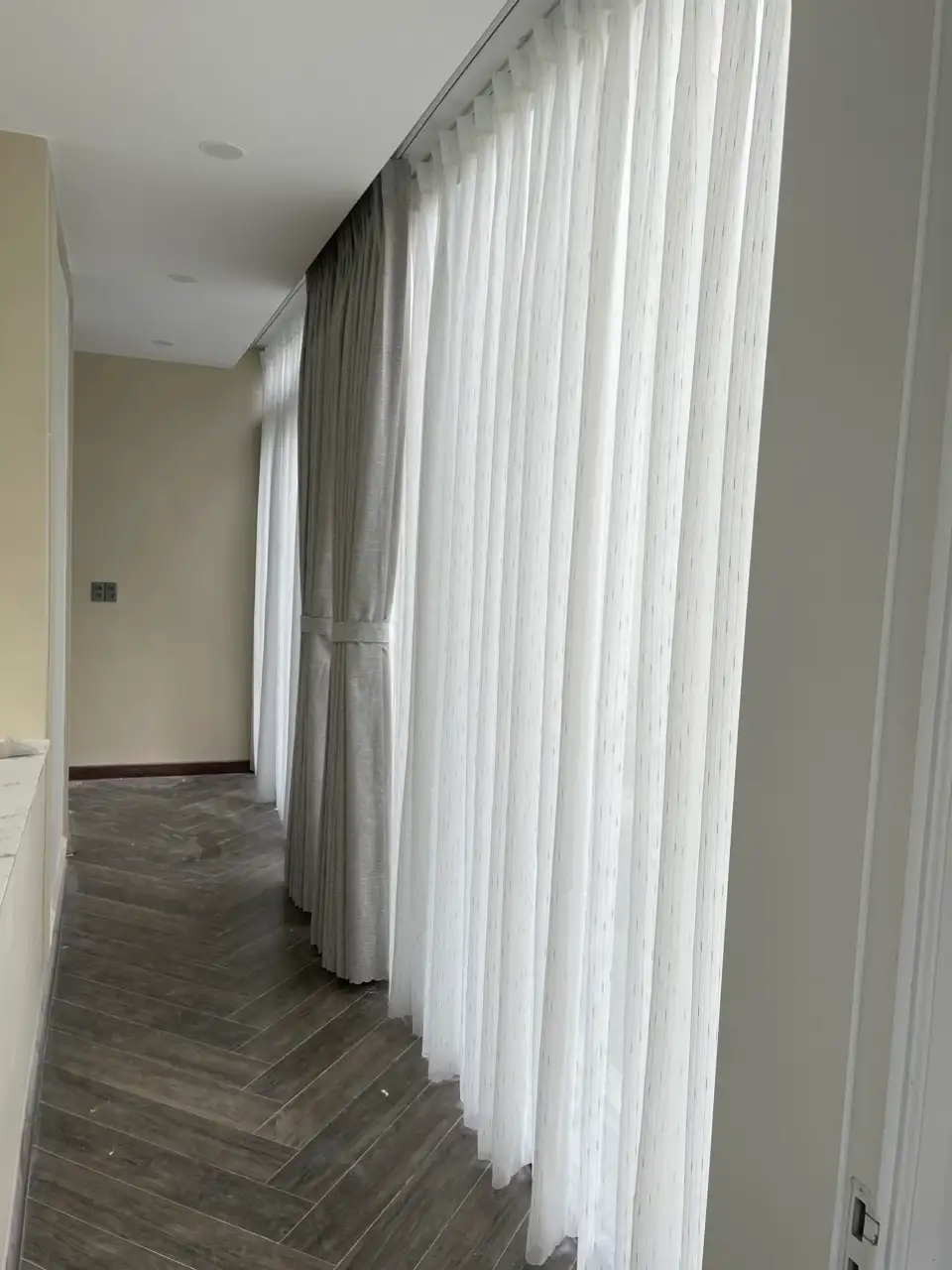 public/projects/Rèm vải Hàn Quốc cản nắng cho khu villa Lan Anh Đà Lạt - 2.webp